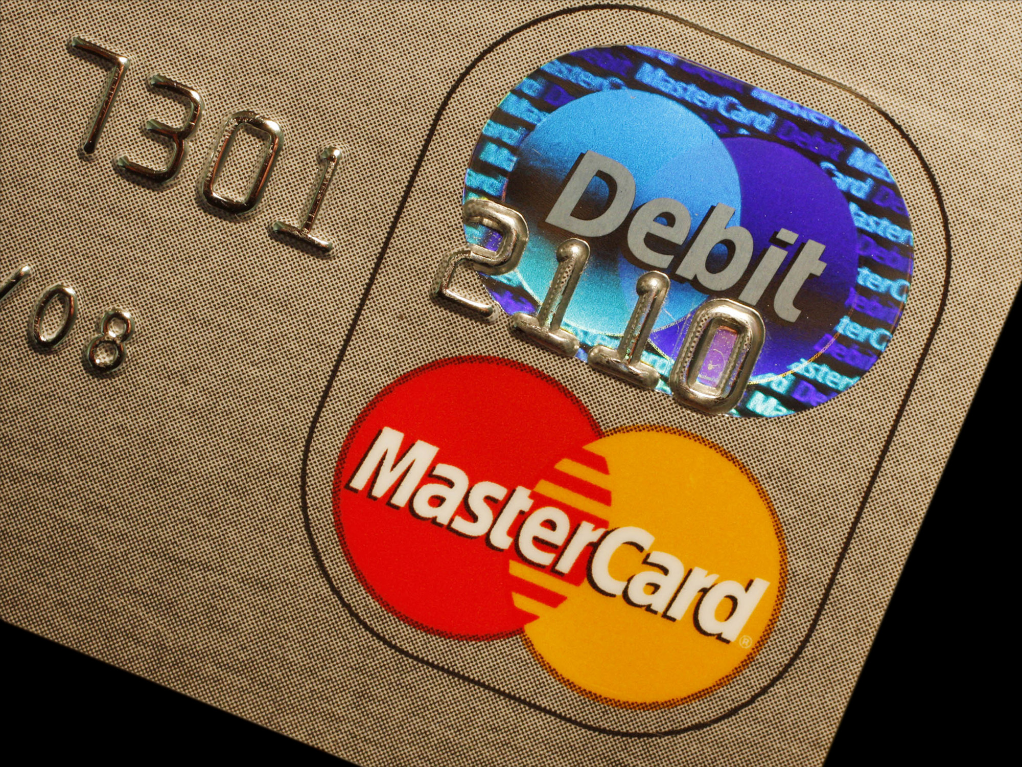 Data breaches renew fight over chip card technology