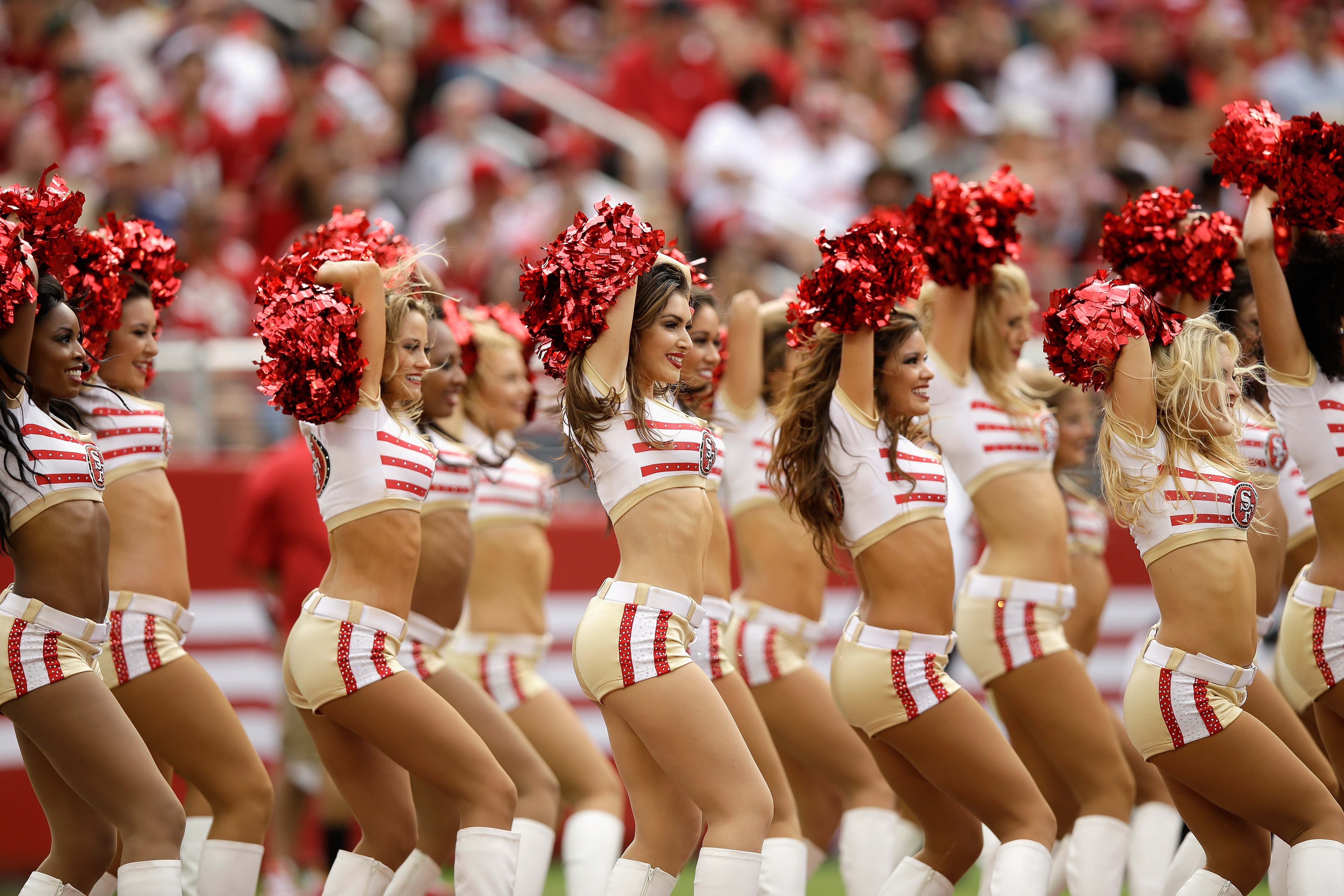 Photo: San Francisco 49ers cheerleaders perform at the game