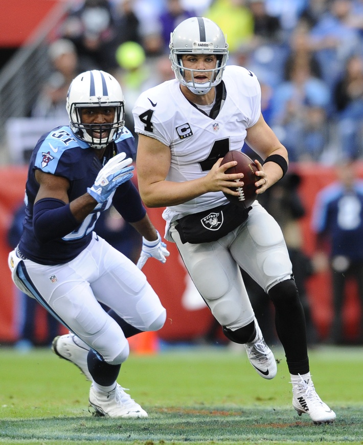 Carr, Raiders edge Titans 24-21