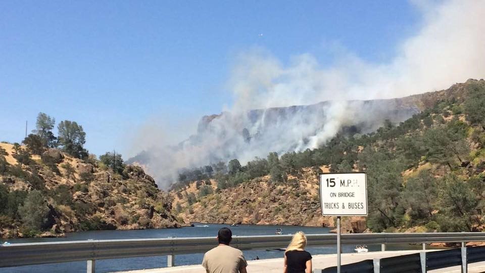 Fire near Angels Camp quickly spreads to 100plus acres