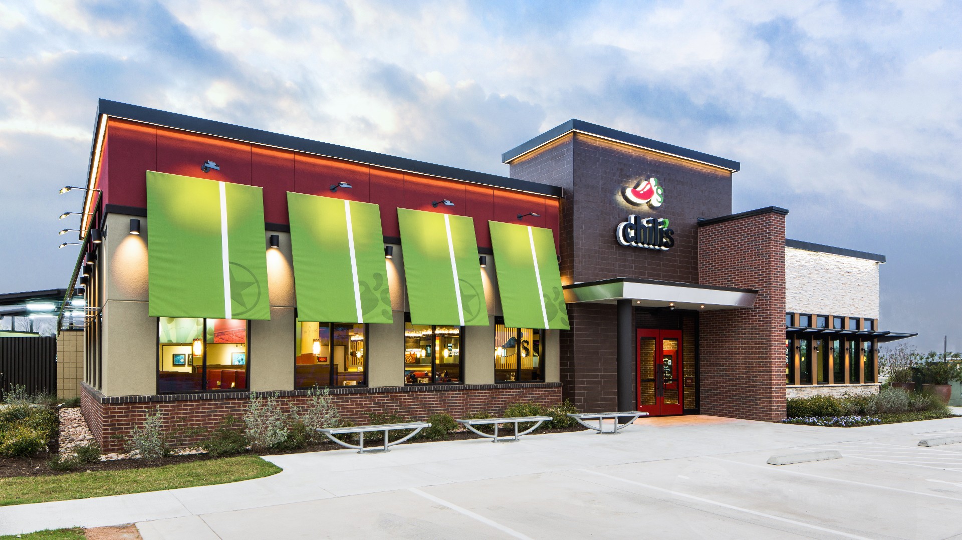 Chili's manager takes away vet's free meal on Veterans Day
