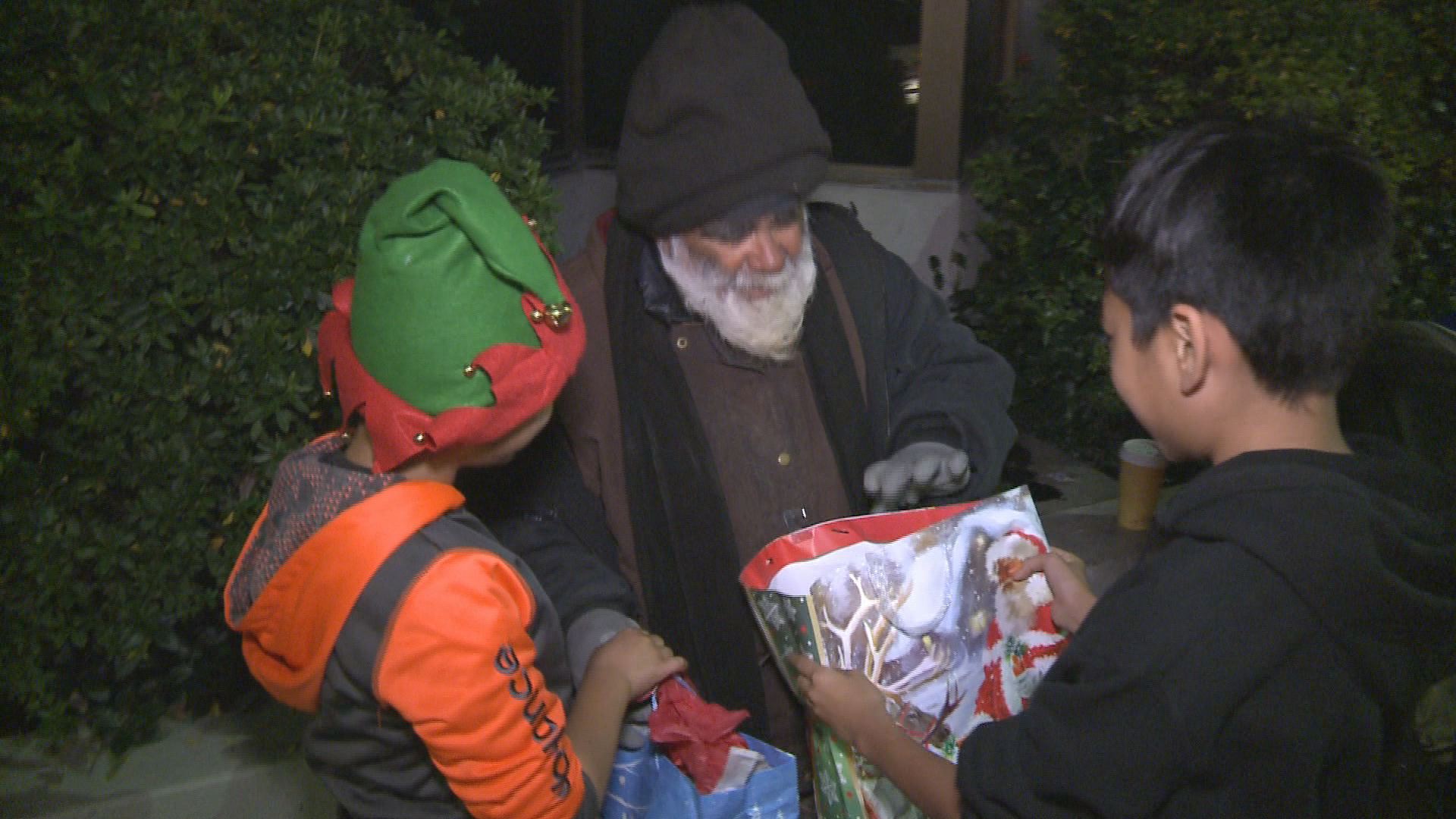 gifts that give back to homeless
