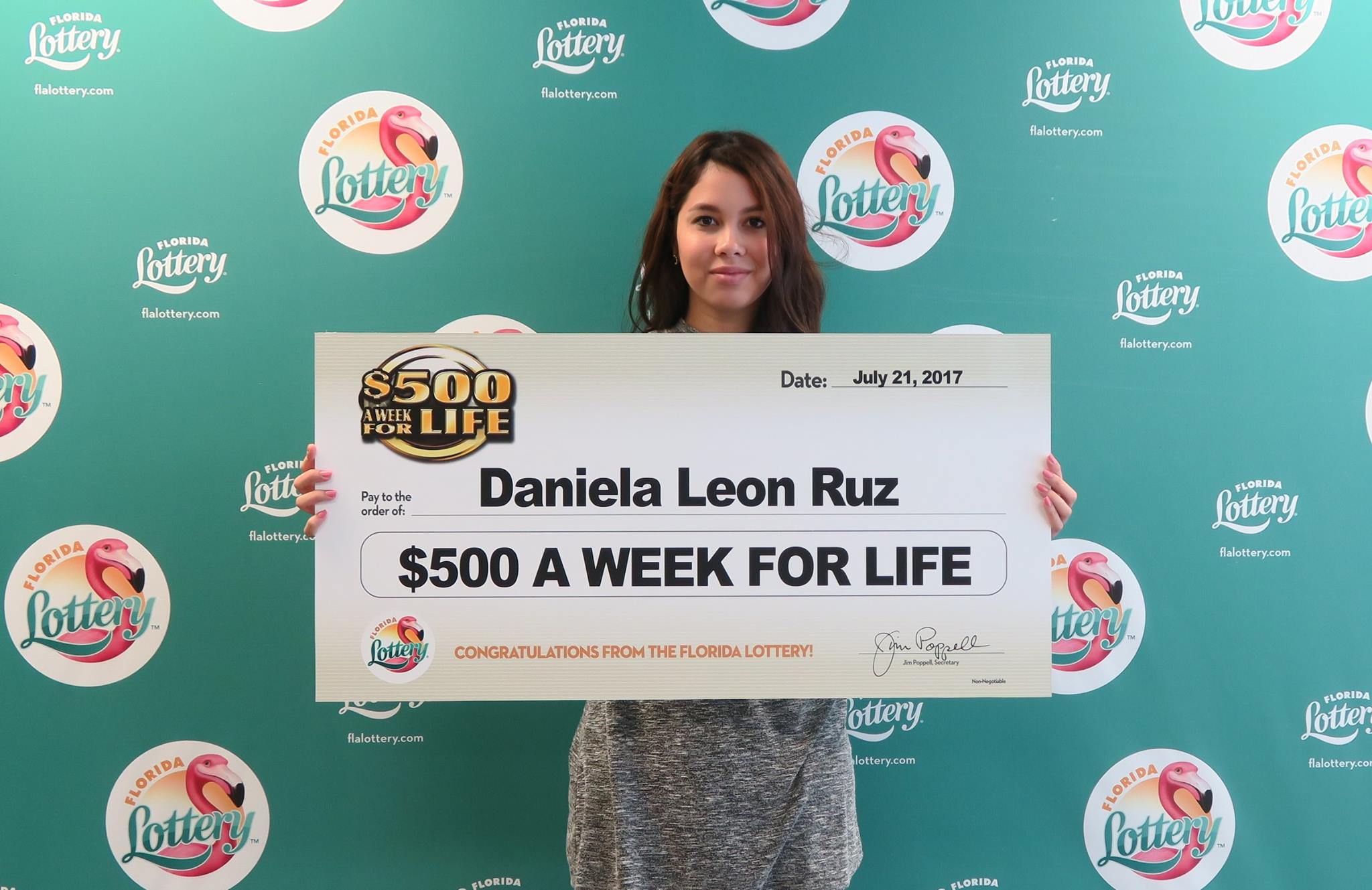 Florida teen Lottery winner chooses 500 prize for life