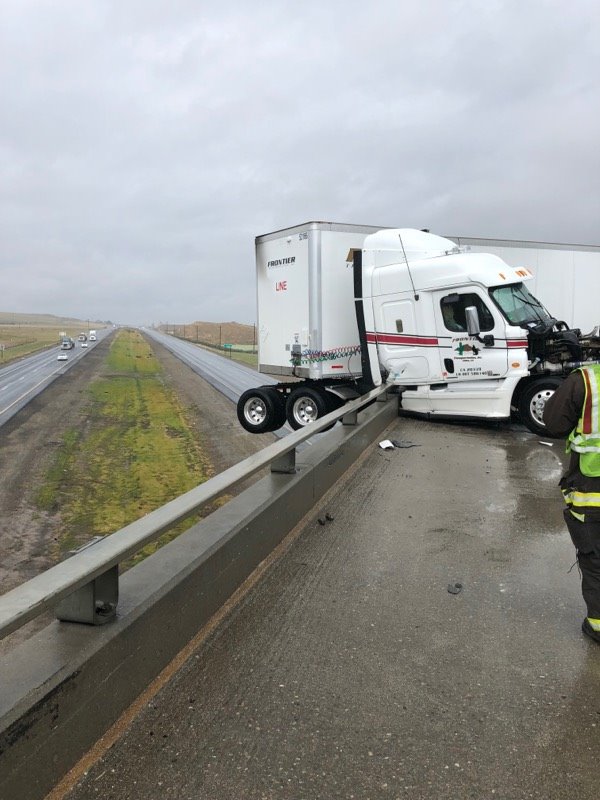 Update Roads clear after big rig accident in Tracy at 15 SB over I580