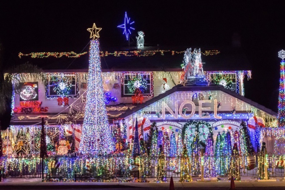 Tracy home a finalist in national holiday lights contest | abc10.com